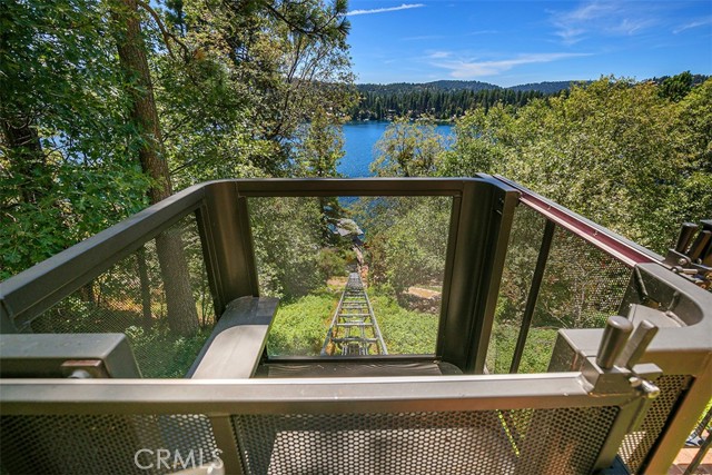 28087 North Shore Road, Lake Arrowhead CA: https://media.crmls.org/medias/97c3317a-26e3-4b5e-b958-e51ade3fd918.jpg