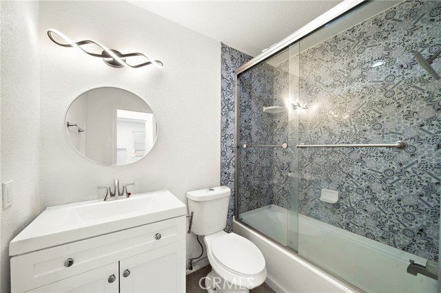 Detail Gallery Image 17 of 37 For 590 Traverse Dr, Costa Mesa,  CA 92626 - 4 Beds | 3 Baths