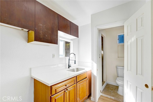 Detail Gallery Image 5 of 10 For 230 E 75th St, Los Angeles,  CA 90003 - 3 Beds | 1 Baths