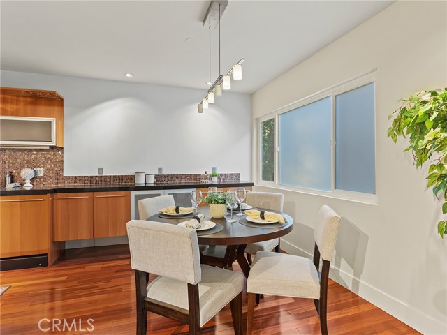 Detail Gallery Image 10 of 41 For 1410 S Bentley Ave #103,  –,  CA 90025 - 2 Beds | 2 Baths