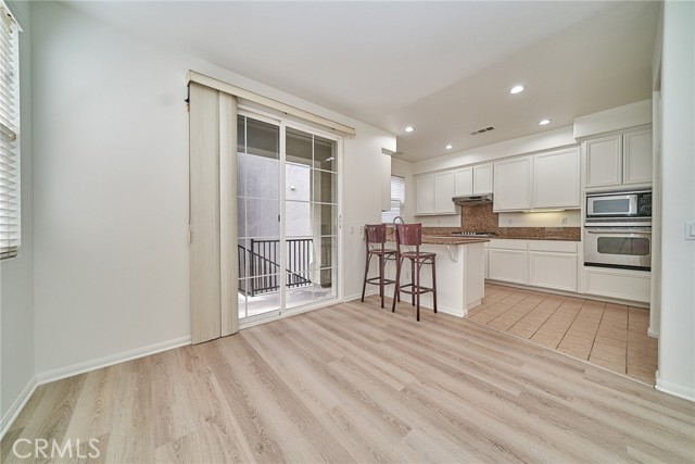 Detail Gallery Image 4 of 61 For 20520 Earl, Torrance,  CA 90503 - 3 Beds | 3 Baths