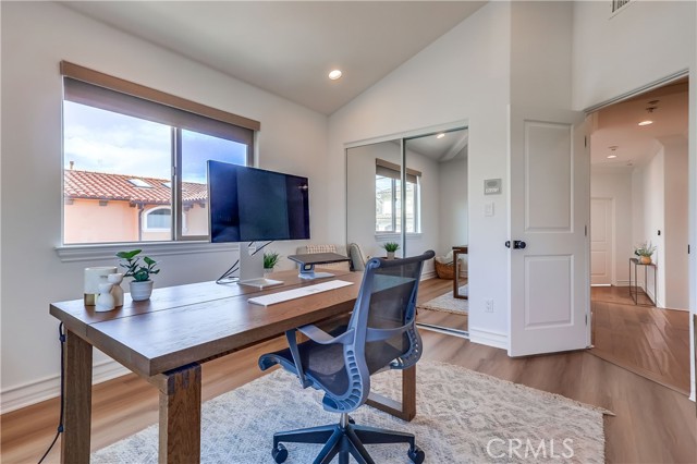 Detail Gallery Image 28 of 53 For 1902 Marshallfield Ln a,  Redondo Beach,  CA 90278 - 4 Beds | 3/1 Baths