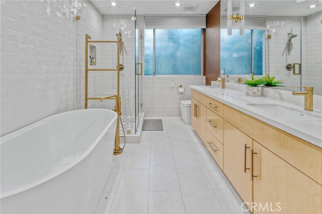 15737 Sutton Street, Encino CA: https://media.crmls.org/medias/97c6f67b-8fa8-4836-a73d-c10e3db317fe.jpg