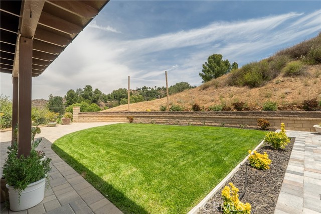 Detail Gallery Image 17 of 19 For 27295 via Marcia, Saugus,  CA 91350 - 4 Beds | 2 Baths