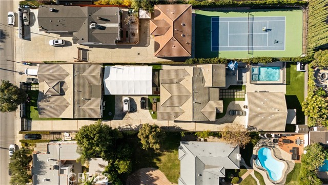 Detail Gallery Image 8 of 24 For 22913 Burbank, Woodland Hills,  CA 91367 - 11 Beds | 8 Baths