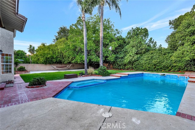 10938 Remmet Avenue, Chatsworth CA: https://media.crmls.org/medias/97c7f24d-983a-43ff-9a70-f336f42610b7.jpg