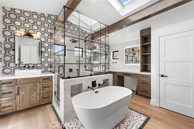 Detail Gallery Image 15 of 27 For 980 Meadowlark Ln, Laguna Beach,  CA 92651 - 3 Beds | 3 Baths