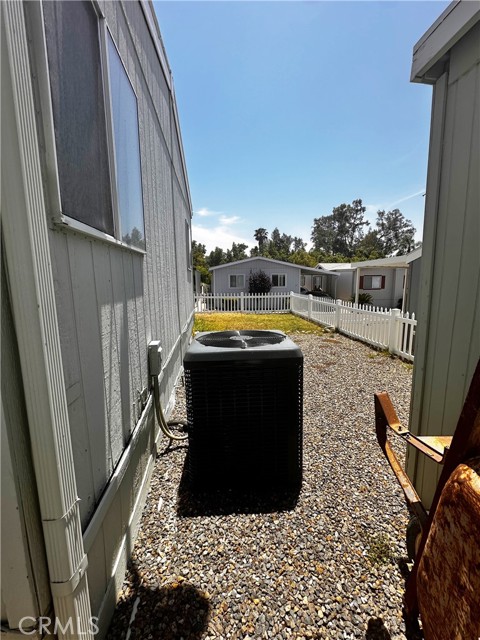 2140 Mentone Boulevard, Mentone CA: https://media.crmls.org/medias/97c823d8-2363-4015-b936-6b2774678802.jpg