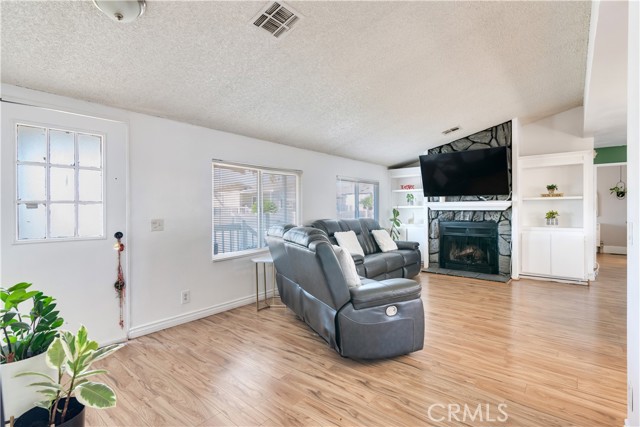 Detail Gallery Image 6 of 28 For 4080 Pedley #155,  Jurupa Valley,  CA 92509 - 3 Beds | 2 Baths