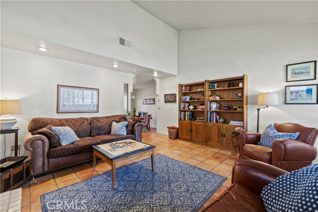 29034 Sheridan Road, Castaic CA: https://media.crmls.org/medias/97c8e3c1-5852-475f-8c40-961593f3bc79.jpg