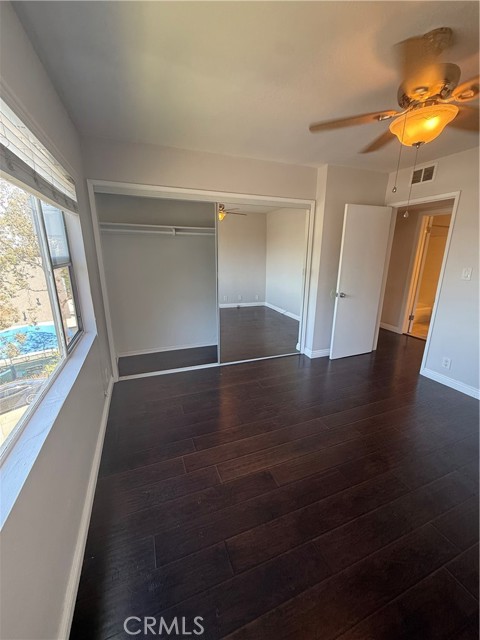 Detail Gallery Image 8 of 14 For 3829 Don Tomaso Dr #4,  Los Angeles,  CA 90008 - 2 Beds | 2 Baths