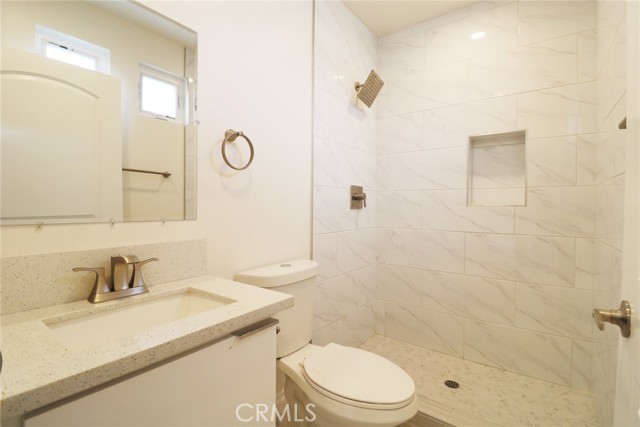 Detail Gallery Image 15 of 27 For 6926 N Morella Ave #3,  North Hollywood,  CA 91605 - 4 Beds | 4/1 Baths