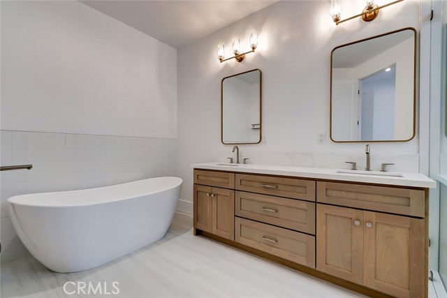 2621 Gates Avenue, Redondo Beach, California 90278, 4 Bedrooms Bedrooms, ,3 BathroomsBathrooms,Residential,Sold,Gates,PV23085381