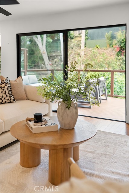 Detail Gallery Image 9 of 34 For 645 Griffith Way, Laguna Beach,  CA 92651 - 3 Beds | 3 Baths