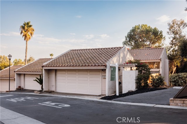 Detail Gallery Image 1 of 1 For 2280 El Capitan Dr, Riverside,  CA 92506 - 2 Beds | 2/1 Baths