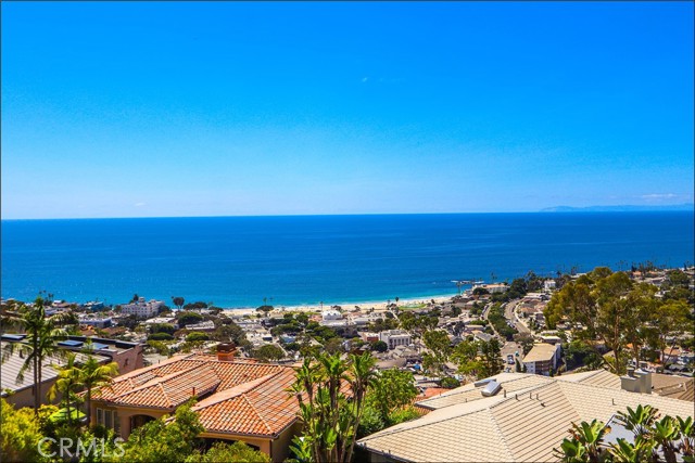 1284 Coronado Drive, Laguna Beach CA: https://media.crmls.org/medias/97cb2d97-2c12-492d-8b6d-0c68e964f743.jpg