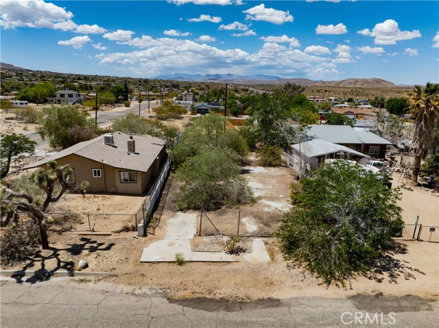 62008 Mountain View Circle, Joshua Tree CA: https://media.crmls.org/medias/97cbade8-e946-4b0e-936c-6980f42b2c16.jpg