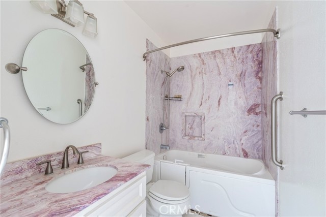 Detail Gallery Image 10 of 42 For 13624 La Jolla Cir #F,  La Mirada,  CA 90638 - 2 Beds | 2 Baths