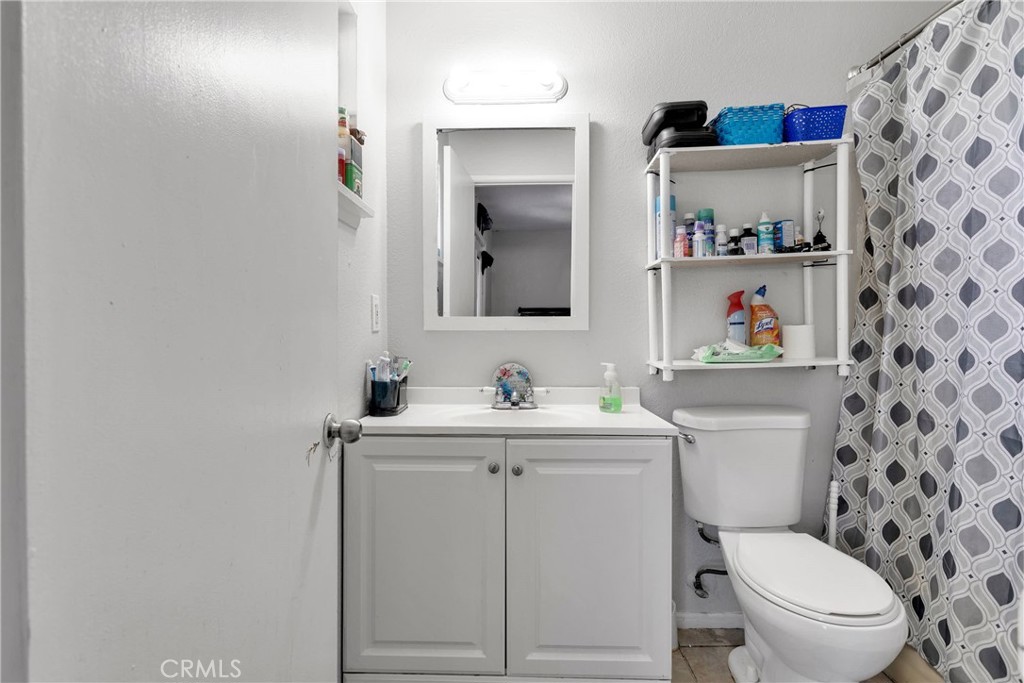 https://media.crmls.org/medias/97cd6b68-7ce0-4c11-9d50-20729df7fea2.jpg?preset=X-Large