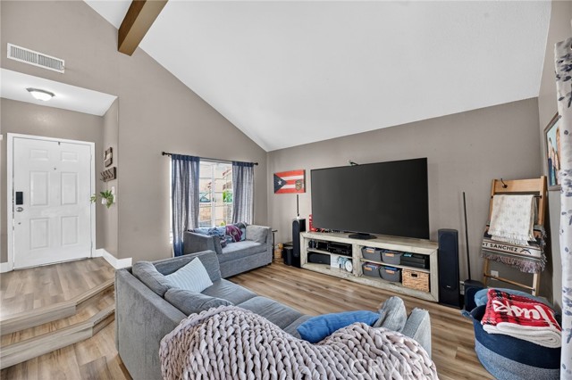 Detail Gallery Image 12 of 49 For 39055 via Las Sintras, Murrieta,  CA 92562 - 4 Beds | 2/1 Baths