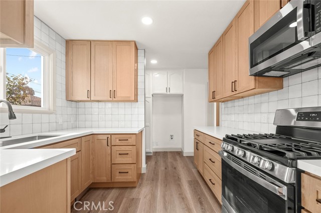 Detail Gallery Image 10 of 44 For 924 W Almond St, Compton,  CA 90220 - 3 Beds | 2 Baths