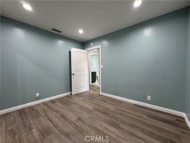 Detail Gallery Image 12 of 26 For 7611 Bloomington Ave, Burbank,  CA 91504 - 3 Beds | 2 Baths