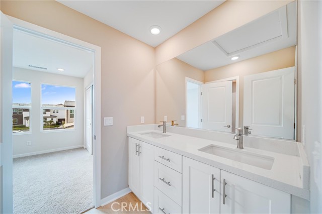 Detail Gallery Image 10 of 19 For 24314 Juni Ct, –,  CA 92883 - 3 Beds | 2/1 Baths