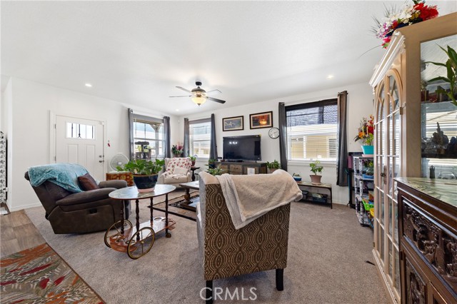 Detail Gallery Image 3 of 41 For 2205 W Acacia Ave #163,  Hemet,  CA 92545 - 3 Beds | 2 Baths