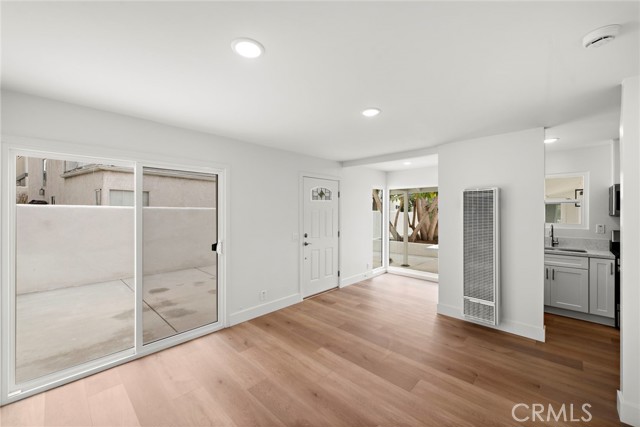 Detail Gallery Image 3 of 11 For 240 Avenida Lobeiro #B,  San Clemente,  CA 92672 - 2 Beds | 1 Baths