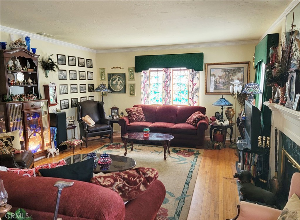 741 W 19th Street