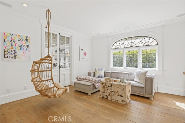 Detail Gallery Image 5 of 45 For 464 Holly, Laguna Beach,  CA 92651 - 4 Beds | 3/1 Baths