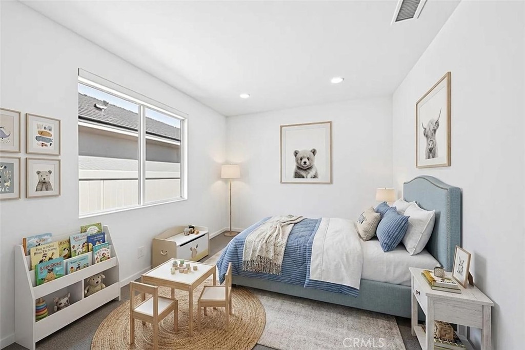 https://media.crmls.org/medias/97d29723-e559-4c0c-9d47-c13eef2817de.jpg?preset=X-Large