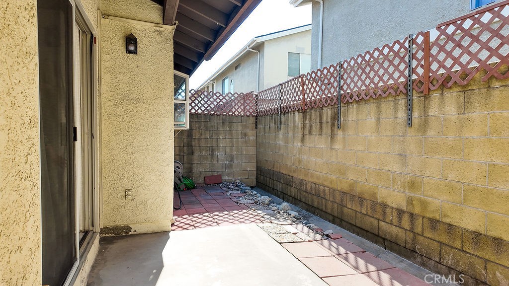 https://media.crmls.org/medias/97d2ec44-69f6-417c-a074-67446cf15965.jpg?preset=X-Large