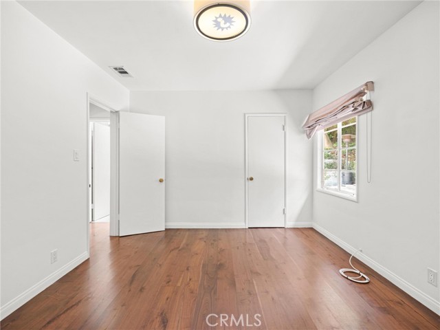 5405 Black Oak Drive, Los Angeles CA: https://media.crmls.org/medias/97d36b48-e34f-42dd-98cb-bab12d1e87ca.jpg