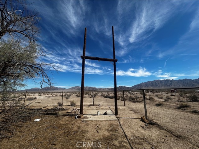 87780 Amboy Road, Amboy CA: https://media.crmls.org/medias/97d36fd1-c525-4441-a0ae-0389ea2774cd.jpg