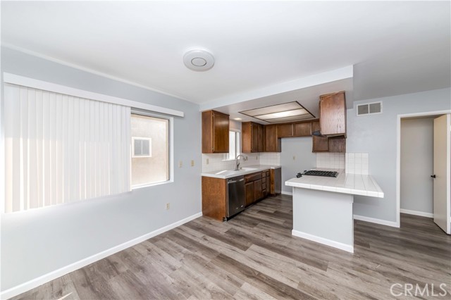 Detail Gallery Image 3 of 12 For 15205 S Budlong Ave #23,  Gardena,  CA 90247 - 2 Beds | 2/1 Baths