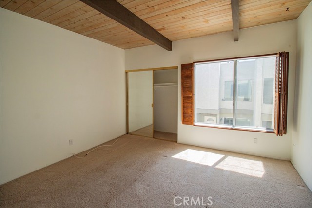 11818 Moorpark Street, Studio City CA: https://media.crmls.org/medias/97d42701-499c-430f-b80b-2ff3d9f7e3fe.jpg