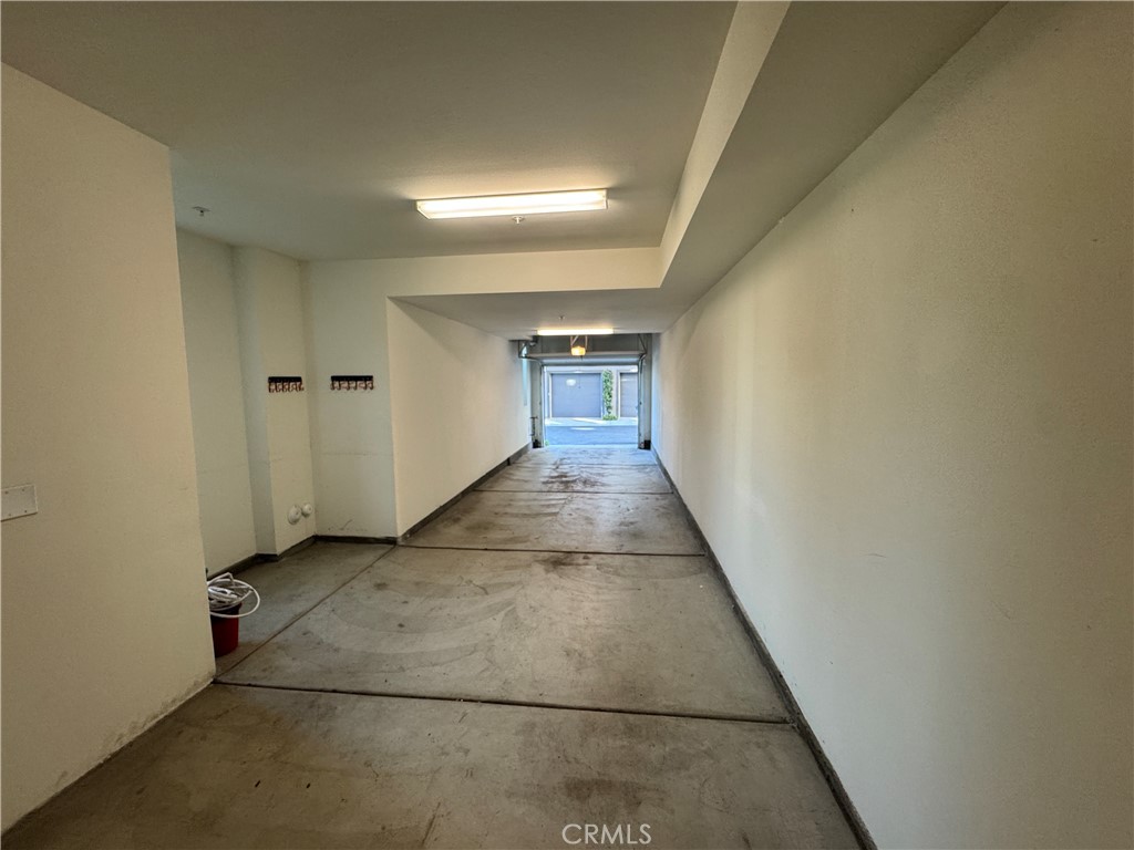 https://media.crmls.org/medias/97d42ee9-f40f-4f60-91d7-eb9890c409cd.jpg?preset=X-Large