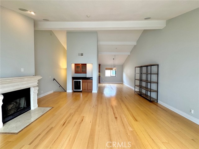 Detail Gallery Image 3 of 30 For 1301 S Catalina #K,  Redondo Beach,  CA 90277 - 2 Beds | 3 Baths