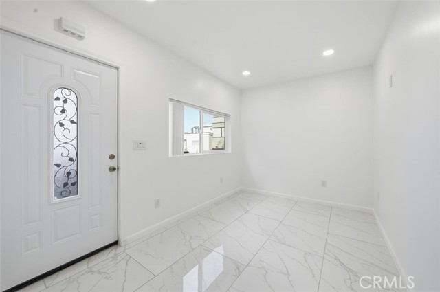 Detail Gallery Image 2 of 17 For 220 39th a,  Manhattan Beach,  CA 90266 - 1 Beds | 1 Baths