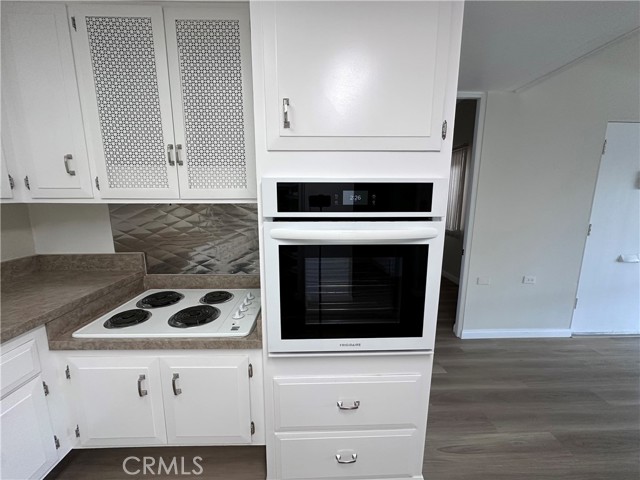 1600 Northwood Road, Seal Beach CA: https://media.crmls.org/medias/97d57b12-a5e4-415a-b75d-f41b5e58e1fb.jpg