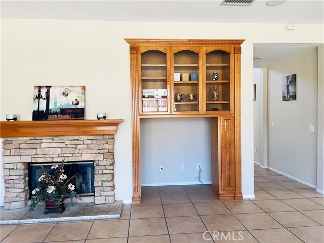 Detail Gallery Image 7 of 42 For 17231 Greentree Dr, Riverside,  CA 92503 - 5 Beds | 4 Baths