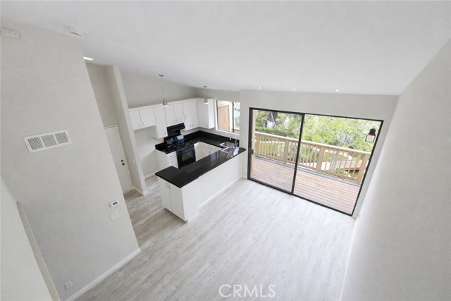 Image 15 of 39 For 10520 Lakeside  L