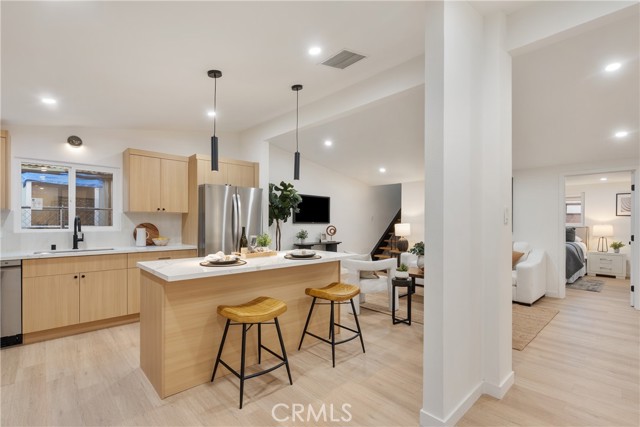 Detail Gallery Image 4 of 32 For 20110 Flallon, Lakewood,  CA 90715 - 4 Beds | 2 Baths