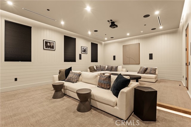 Detail Gallery Image 17 of 41 For 4930 Edgerton Ave, Encino,  CA 91436 - 5 Beds | 5/1 Baths