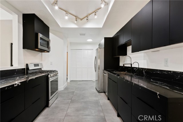 Detail Gallery Image 23 of 51 For 13331 Moorpark St #315,  Sherman Oaks,  CA 91423 - 2 Beds | 2 Baths
