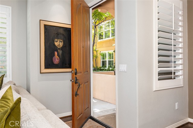 453 N Altadena Drive, Pasadena CA: https://media.crmls.org/medias/97daa742-d3dc-40ff-81c6-deffca7e1884.jpg
