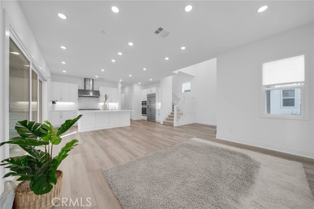 27216 Coyote Bush Court, Valencia CA: https://media.crmls.org/medias/97db0cfc-07dd-463f-b8dd-5cd19d9fc0e2.jpg