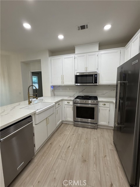 42 Seacountry Lane, Rancho Santa Margarita CA: https://media.crmls.org/medias/97db97fa-990c-4f78-b2c2-070b2f3726ba.jpg