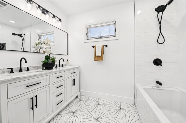 Detail Gallery Image 35 of 58 For 8454 Naylor Ave, Los Angeles,  CA 90045 - 3 Beds | 2 Baths